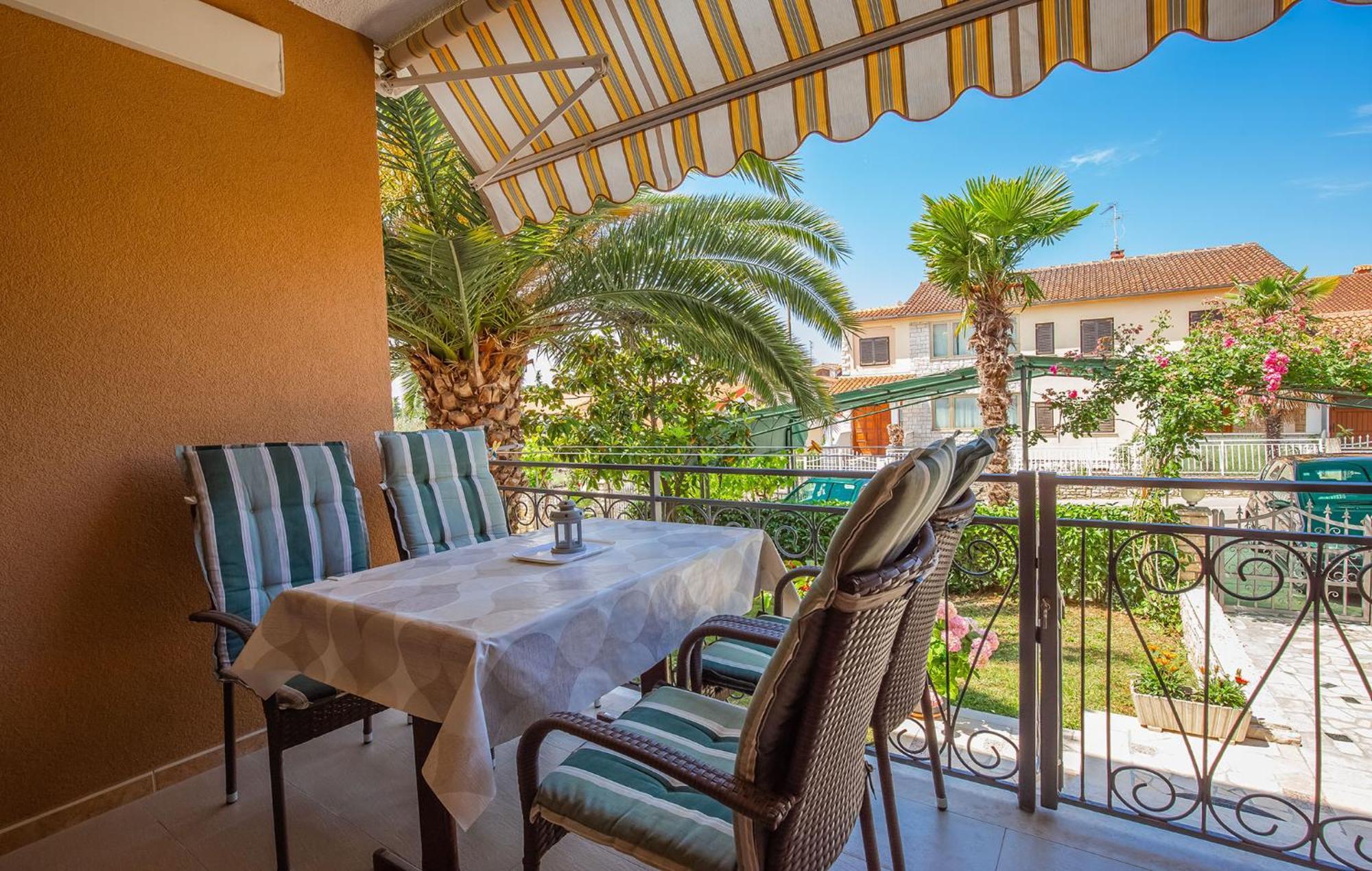 Emi Apartment Porec Exterior photo