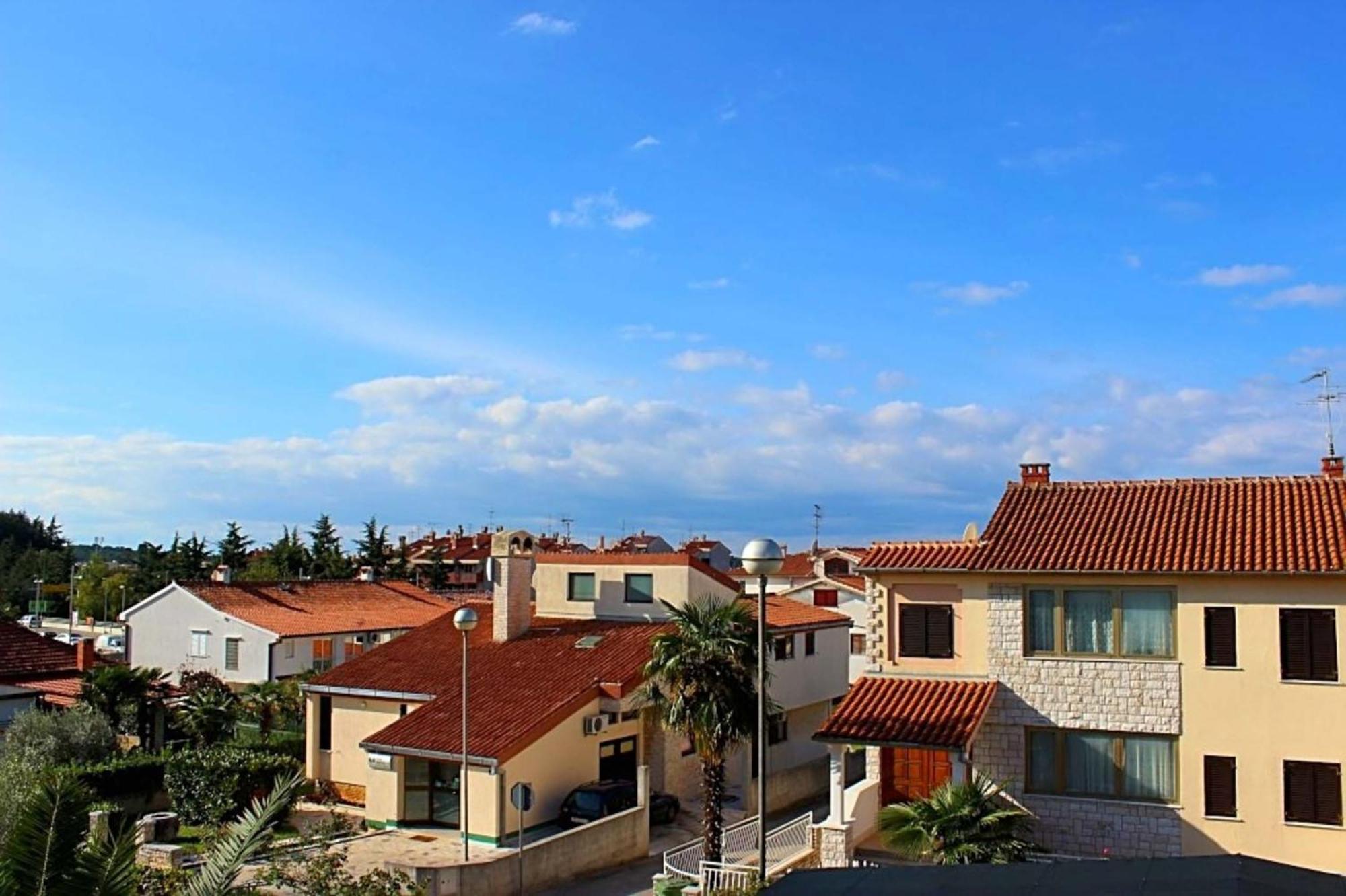 Emi Apartment Porec Exterior photo